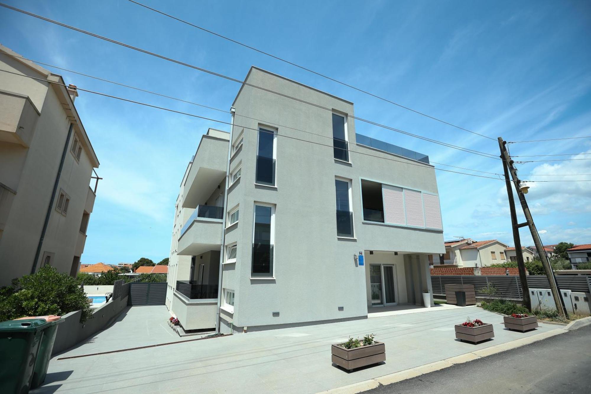 Km Exclusive Apartment